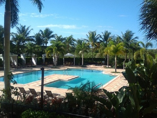 Resort-Style Pool with Whirlpool Spa Resort-Style Pool with Whirlpool Spa